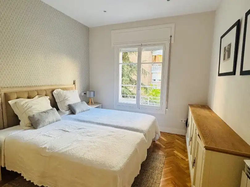 Flat for rent in Calle de Isaac Peral, 48, Vallehermoso Bedroom of Flat for rent in Madrid with Air Conditioner, Heating and Parquet flooring