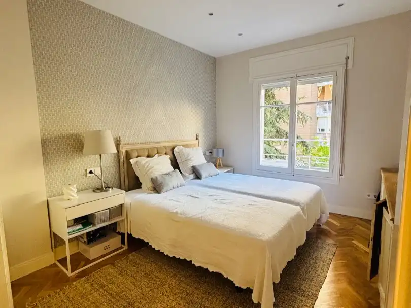 Flat for rent in Calle de Isaac Peral, 48, Vallehermoso Bedroom of Flat for rent in Madrid with Air Conditioner, Heating and Parquet flooring