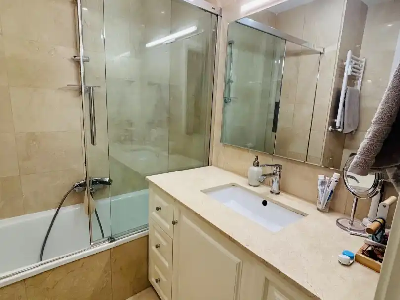 Flat for rent in Calle de Isaac Peral, 48, Vallehermoso Bathroom of Flat for rent in Madrid with Air Conditioner, Heating and Parquet flooring