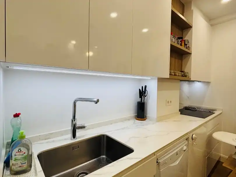 Flat for rent in Calle de Isaac Peral, 48, Vallehermoso Kitchen of Flat for rent in Madrid with Air Conditioner, Heating and Parquet flooring