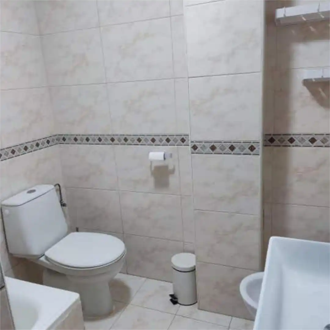 Ático de alquiler en Campo de la Juventud Baño de Ático de alquiler en Palencia con Calefacción, Terraza y Trastero