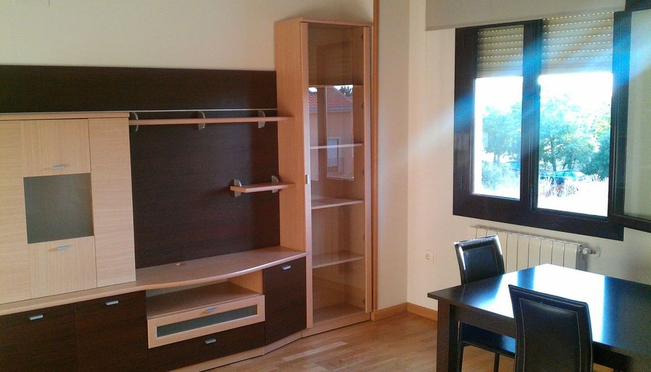 Piso en venta en Carretera de Turégano, 17a, Torrecaballeros, Segovia - imagen 1 Foto 1 de Piso en venta en Carretera de Turégano, 17a, Torrecaballeros, Segovia