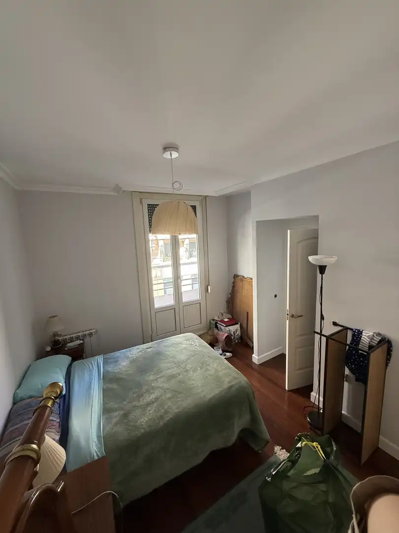 Wohnung zum Verkauf in Villarías Kalea, 8, Plaza Circular Schlafzimmer von Wohnung zum Verkauf in Bilbao mit Balkon
