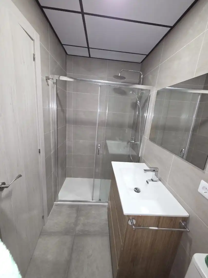 Piso de alquiler en Calle San Quintín, 5, Alquerieta Baño de Piso de alquiler en Alzira con Parquet, Horno y Lavadora
