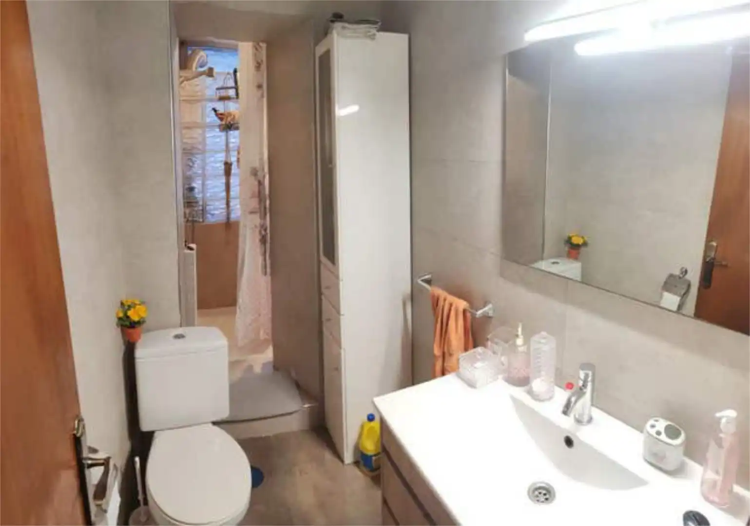 Wohnung zur Miete in Ciudad de Asís Badezimmer von Wohnung zur Miete in Alicante / Alacant mit Möbliert