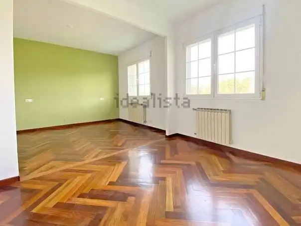 Casa o chalet en venta en AC-550, 6, Noia Habitación de Casa o chalet en venta en Noia con Calefacción, Jardín privado y Parquet