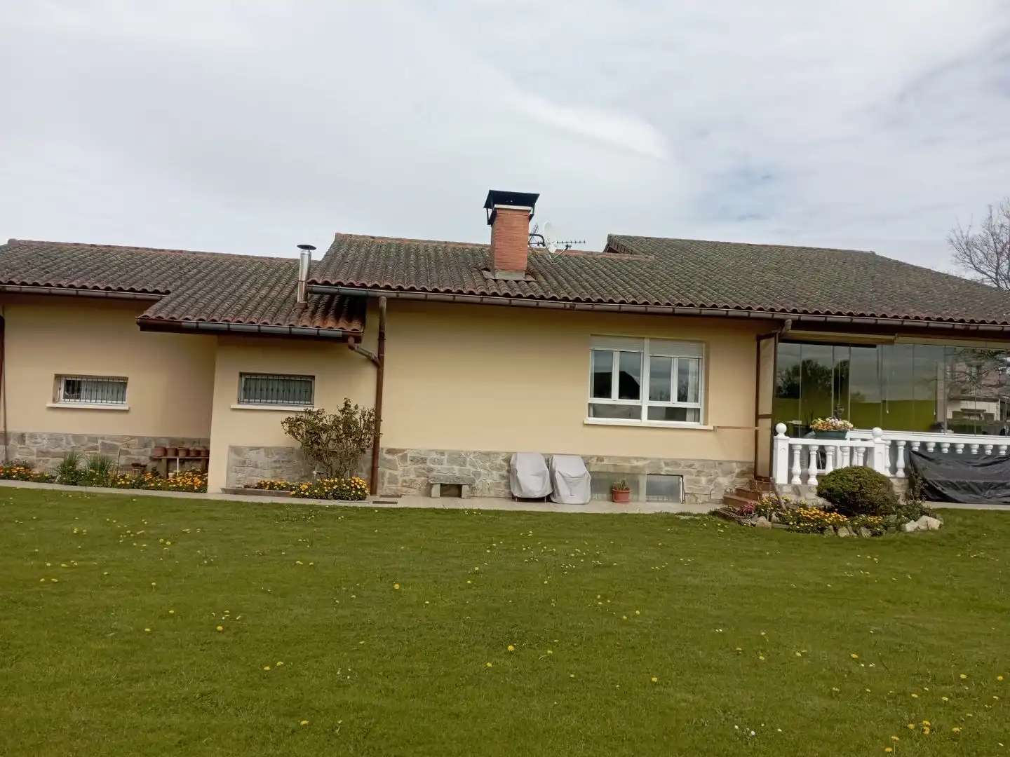 Casa o chalet en venta en Carretera Guillerna - Bitoriano, 3, Zuia Vista exterior de Casa o chalet en venta en Zuia con Terraza y Balcón