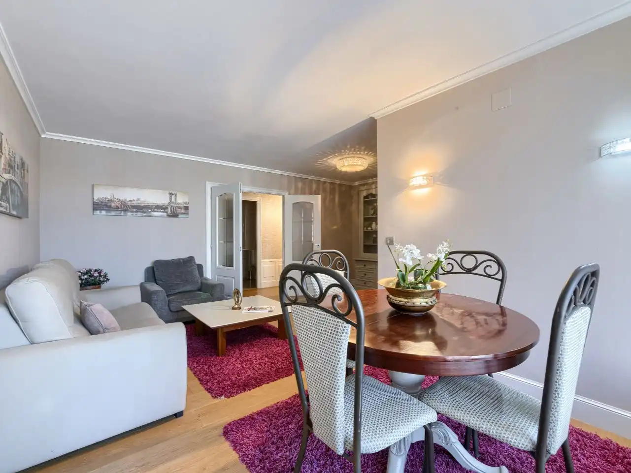 Wohnung zum Verkauf in Autonomia Kalea, 53, Ametzola Wohnzimmer von Wohnung zum Verkauf in Bilbao mit Terrasse und Balkon