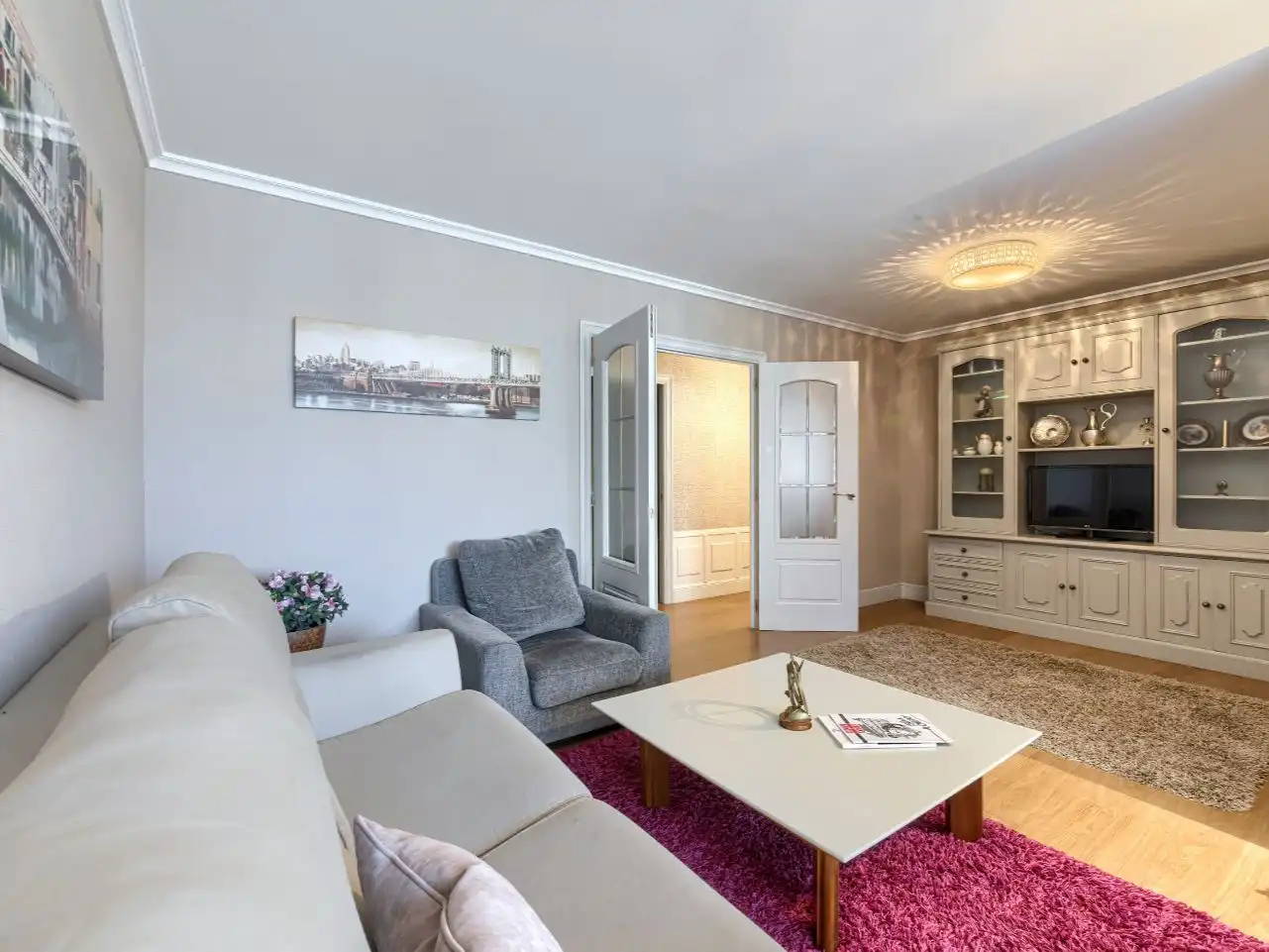 Wohnung zum Verkauf in Autonomia Kalea, 53, Ametzola Wohnzimmer von Wohnung zum Verkauf in Bilbao mit Terrasse und Balkon