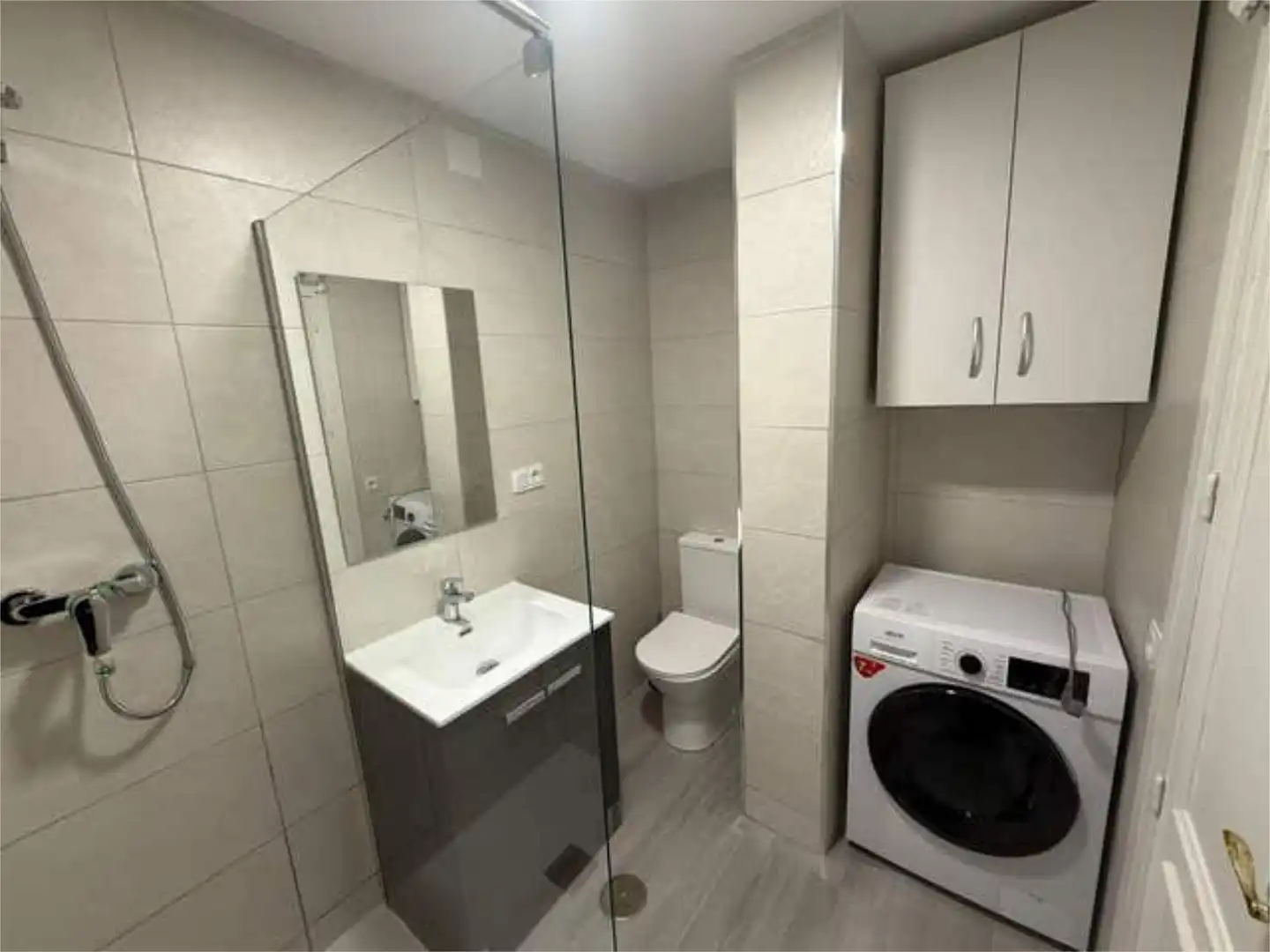 Flat for rent in El Perchel Bathroom of Flat for rent in Ciudad Real with Heating, Terrace and Furnished