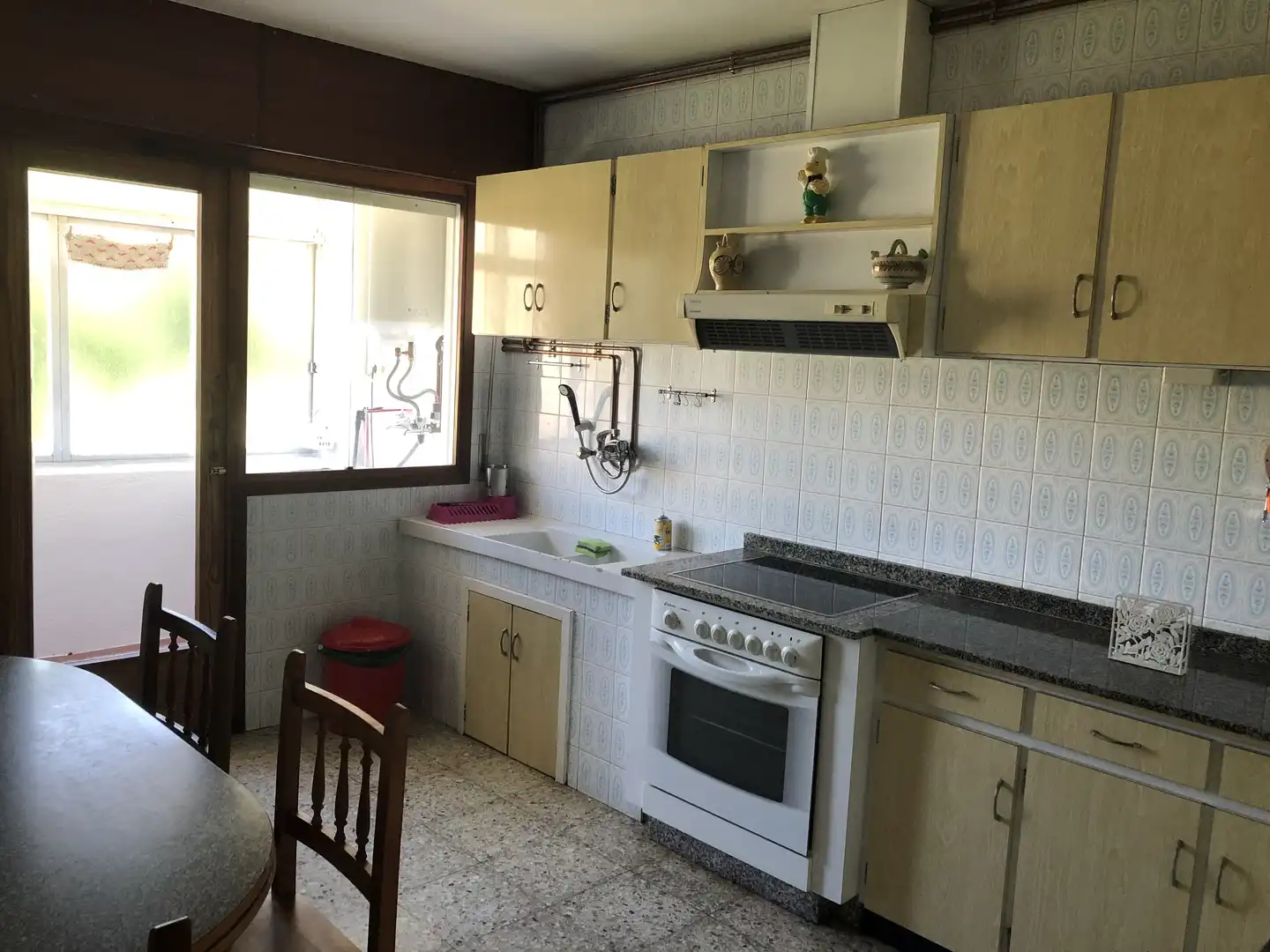 Wohnung zur Miete in Rúa de Vista Alegre, 88, Campus Norte - San Caetano Küche von Wohnung zur Miete in Santiago de Compostela mit Balkon