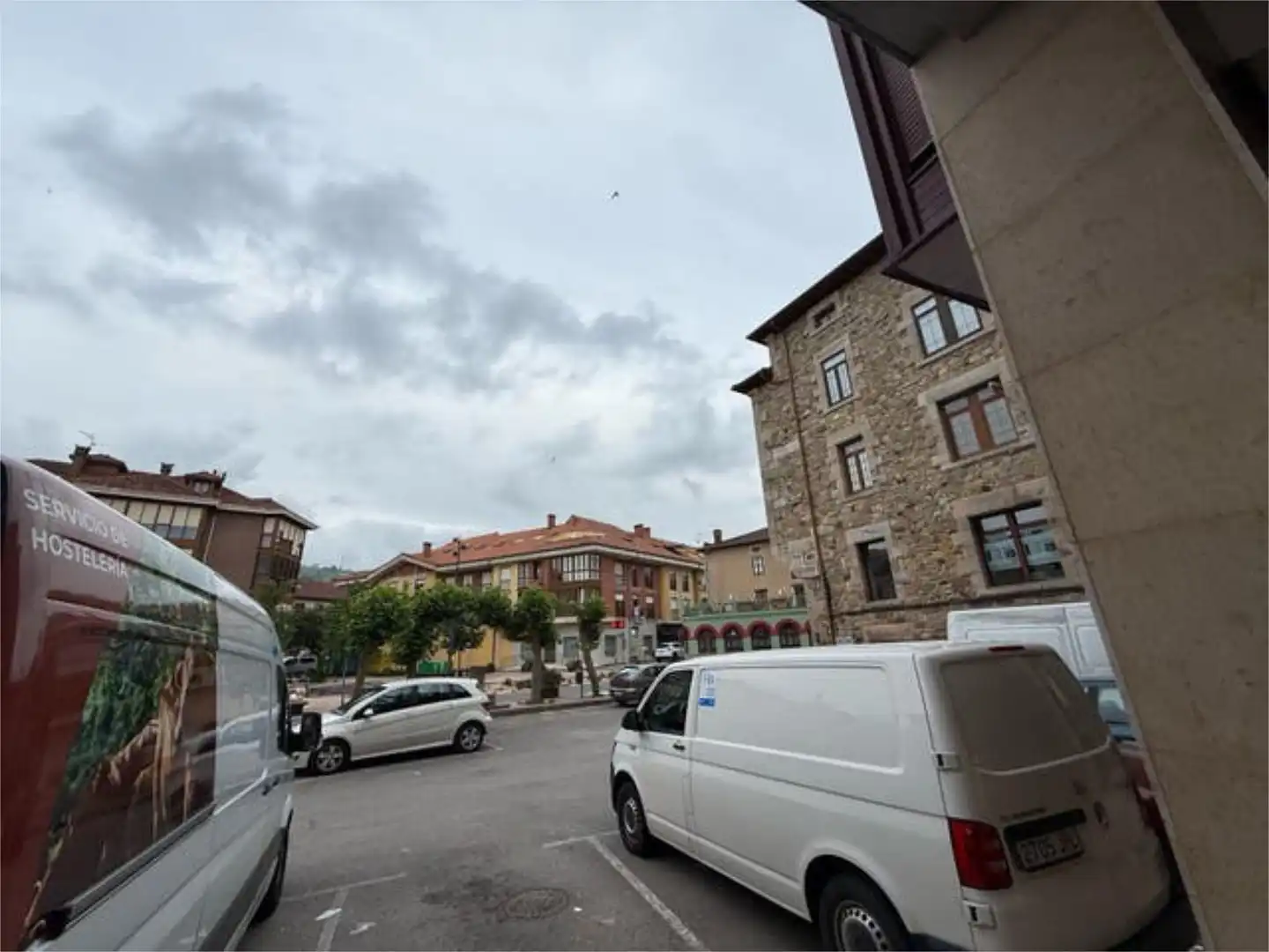 Geschaftsraum zur Miete in Villacarriedo Parkplatz von Geschaftsraum zur Miete in Villacarriedo