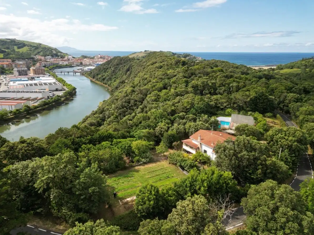 Piso en venta en GI-3811, 6, Zumaia Vista exterior de Piso en venta en Zumaia con Calefacción, Jardín privado y Terraza