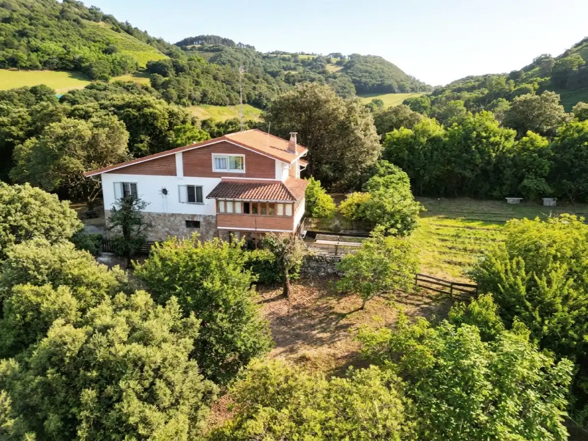 Piso en venta en GI-3811, 6, Zumaia Vista exterior de Piso en venta en Zumaia con Calefacción, Jardín privado y Terraza