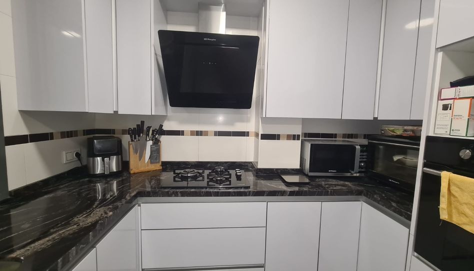 Piso en venta en Calle Adelfa, 11, Pabellón - Estación - El Corte Inglés, El Ejido - imagen 1 Foto 1 de Piso en venta en Calle Adelfa, 11, Pabellón - Estación - El Corte Inglés, El Ejido