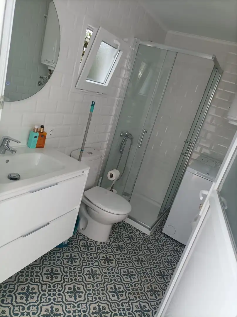Piso en venta en Carrer la Sajolida, 9, Can Lloses - Can Marcer Baño de Piso en venta en Sant Pere de Ribes con Calefacción, Parquet y Terraza