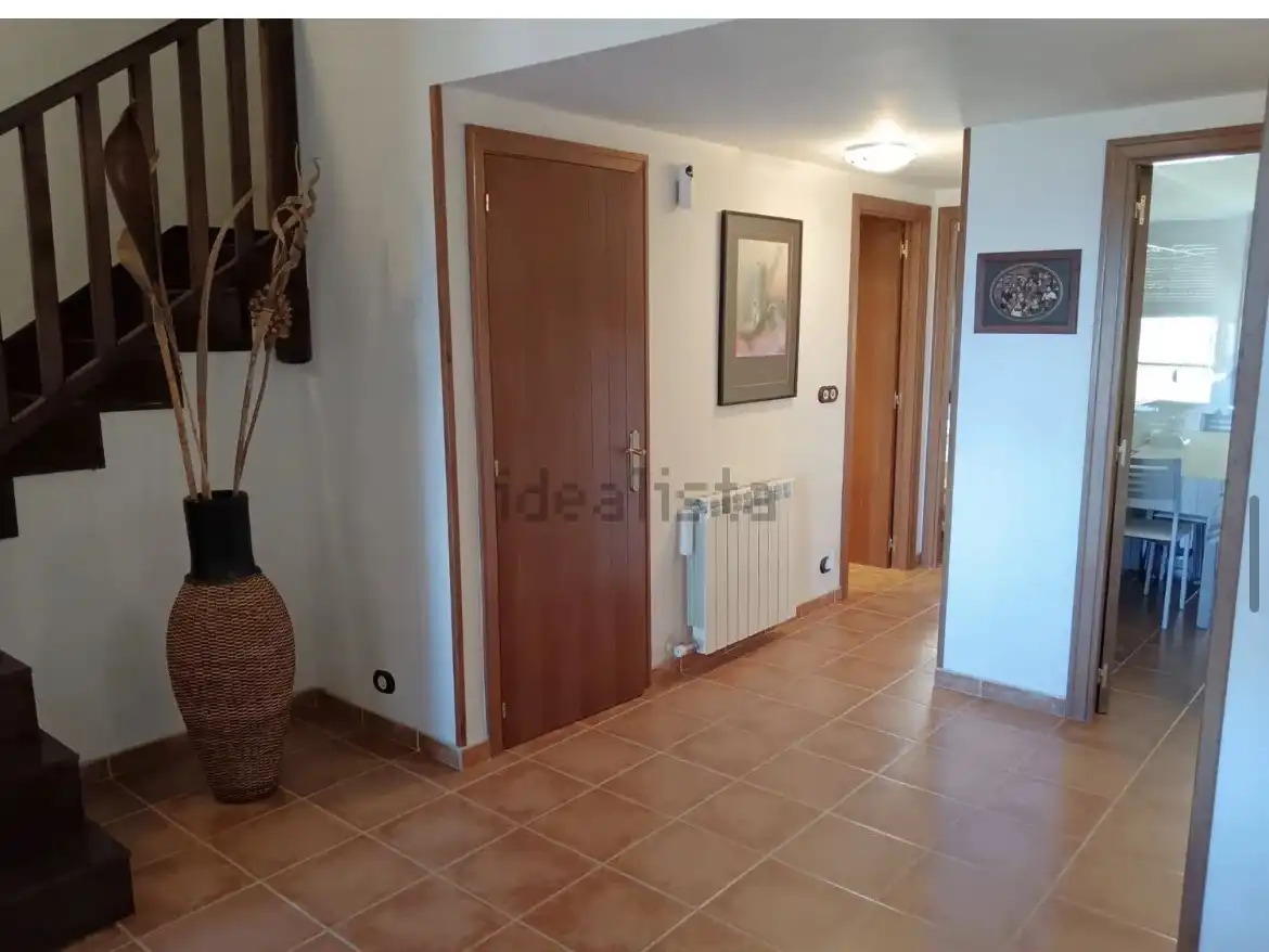 Wohnung zum Verkauf in Jaca mit Klimaanlage, Heizung und Parkett