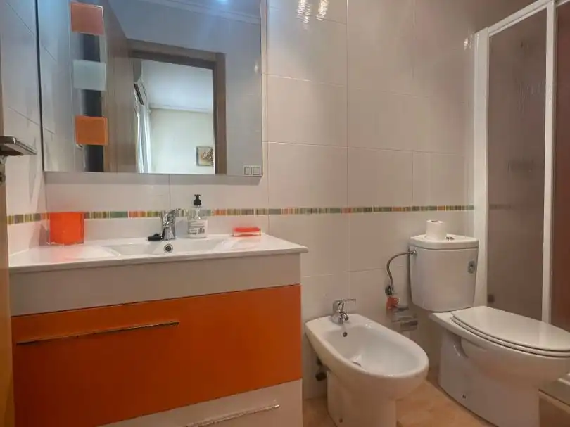 Flat for rent in Calle Virgen de la Paloma, 9, Zona Playa del Cura Bathroom of Flat for rent in Torrevieja with Air Conditioner, Terrace and Furnished