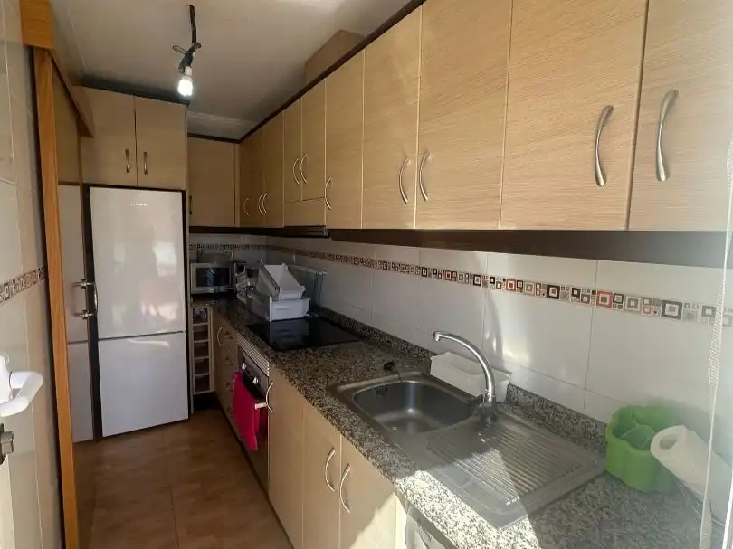 Flat for rent in Calle Virgen de la Paloma, 9, Zona Playa del Cura Kitchen of Flat for rent in Torrevieja with Air Conditioner, Terrace and Furnished