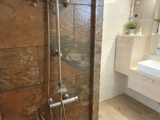 Flat for rent in Calle Gallega de la Moneda, 6, San Pablo Bathroom of Flat for rent in Sevilla with Air Conditioner, Heating and Parquet flooring