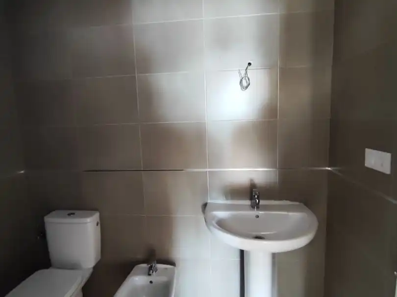 Piso en venta en Calle Sevilla, 1, Ceutí Baño de Piso en venta en Ceutí con Terraza, Trastero y Videoportero