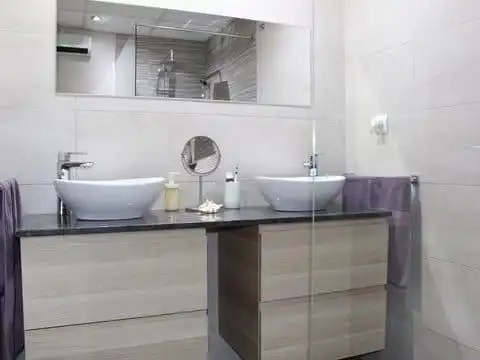 Flat for sale in Carrer de València, 5, Zona La Ermita Bathroom of Flat for sale in Torrent with Air Conditioner, Terrace and Balcony