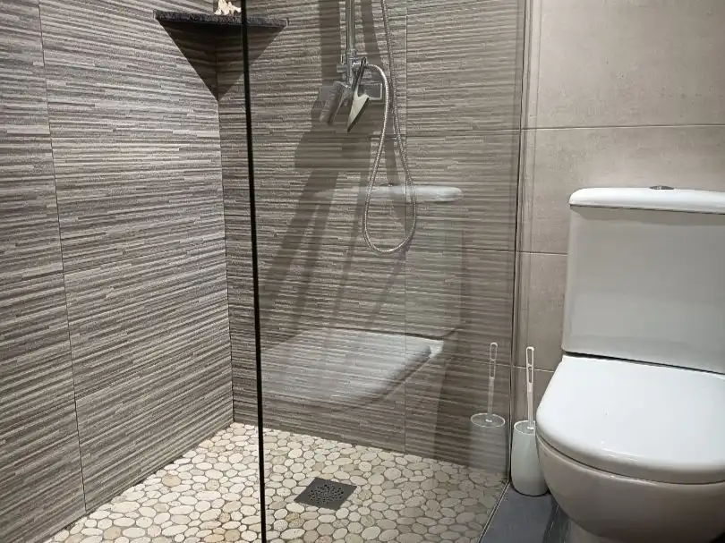 Flat for sale in Carrer de València, 5, Zona La Ermita Bathroom of Flat for sale in Torrent with Air Conditioner, Terrace and Balcony