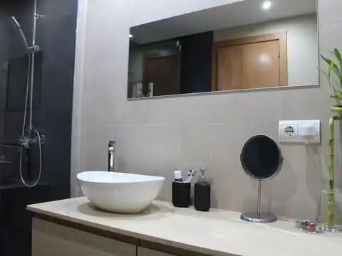 Flat for sale in Carrer de València, 5, Zona La Ermita Bathroom of Flat for sale in Torrent with Air Conditioner, Terrace and Balcony