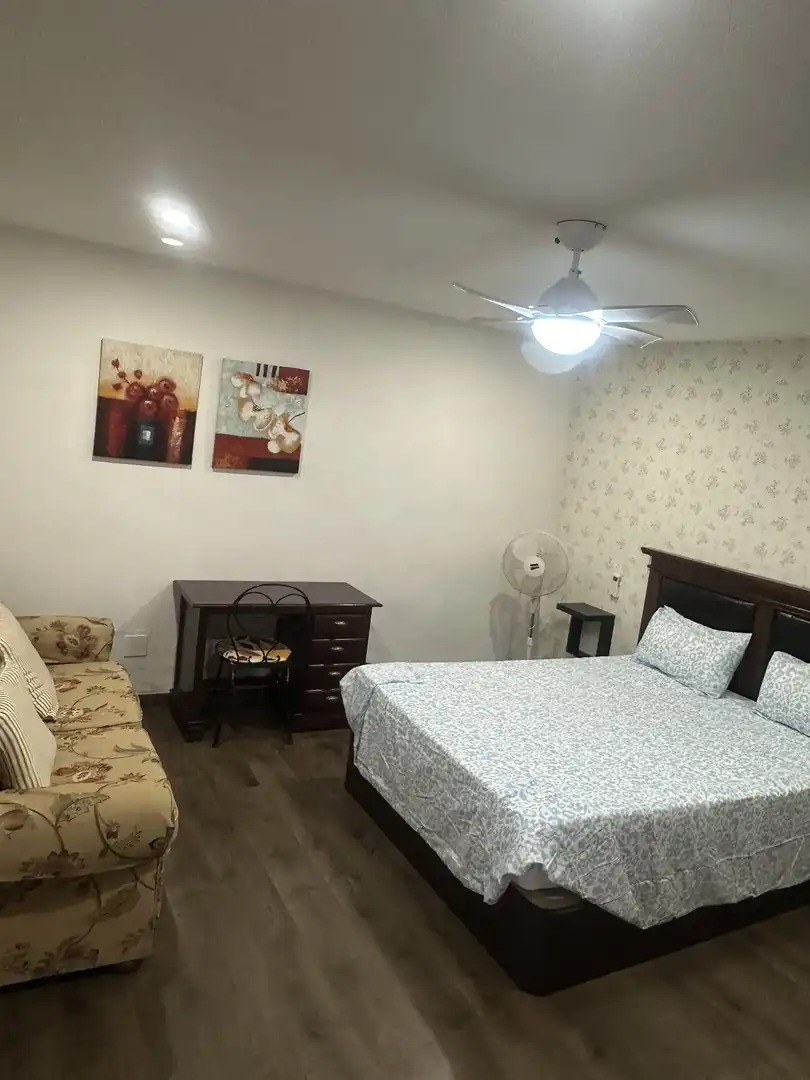 Schlafzimmer von Wohnung zur Miete in  Cádiz Capital mit Klimaanlage und Balkon
