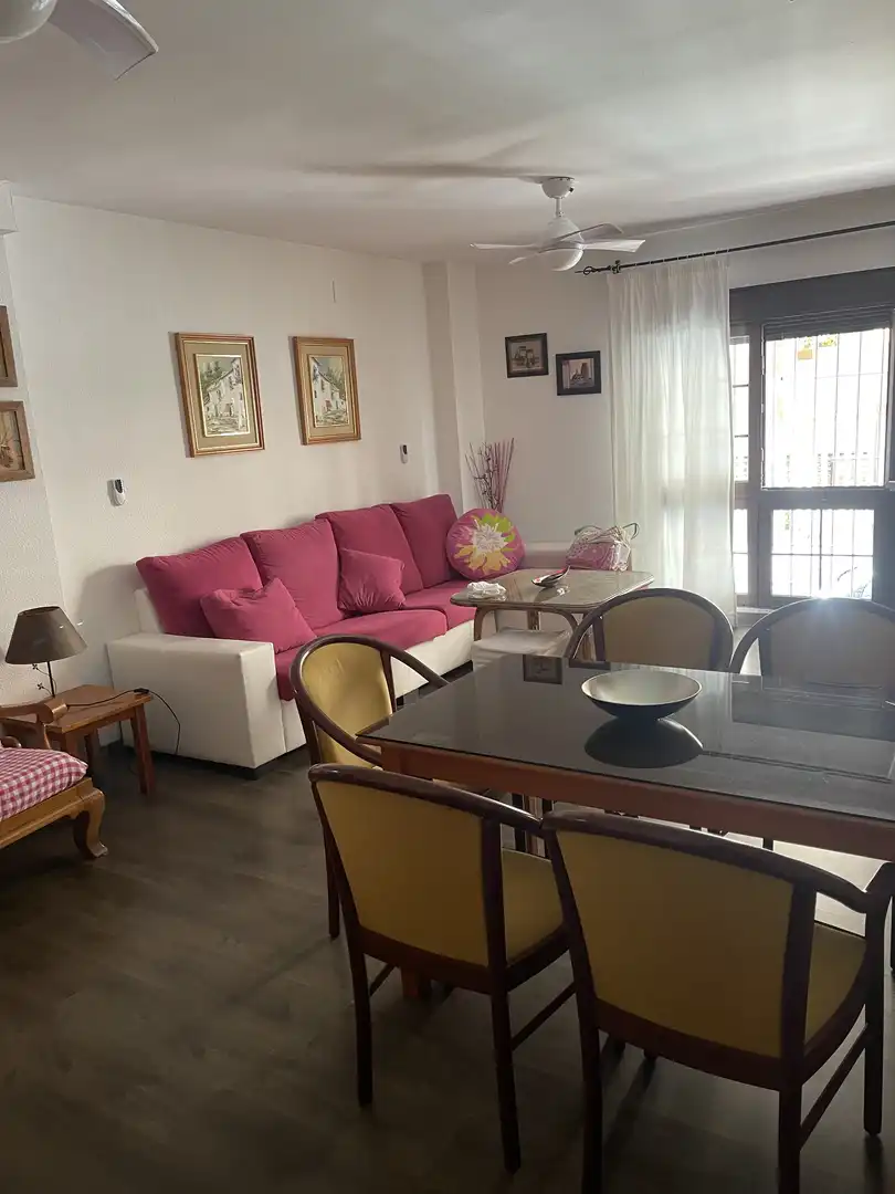 Wohnzimmer von Wohnung zur Miete in  Cádiz Capital mit Klimaanlage und Balkon