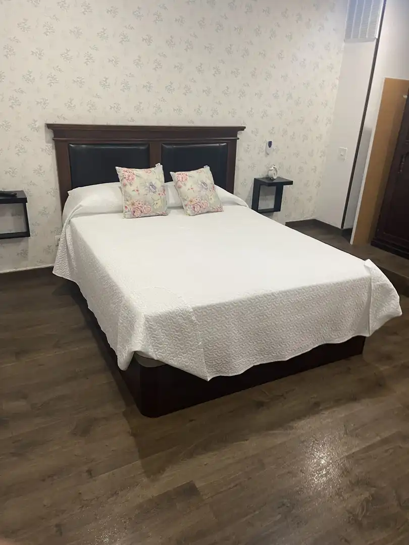 Schlafzimmer von Wohnung zur Miete in  Cádiz Capital mit Klimaanlage und Balkon