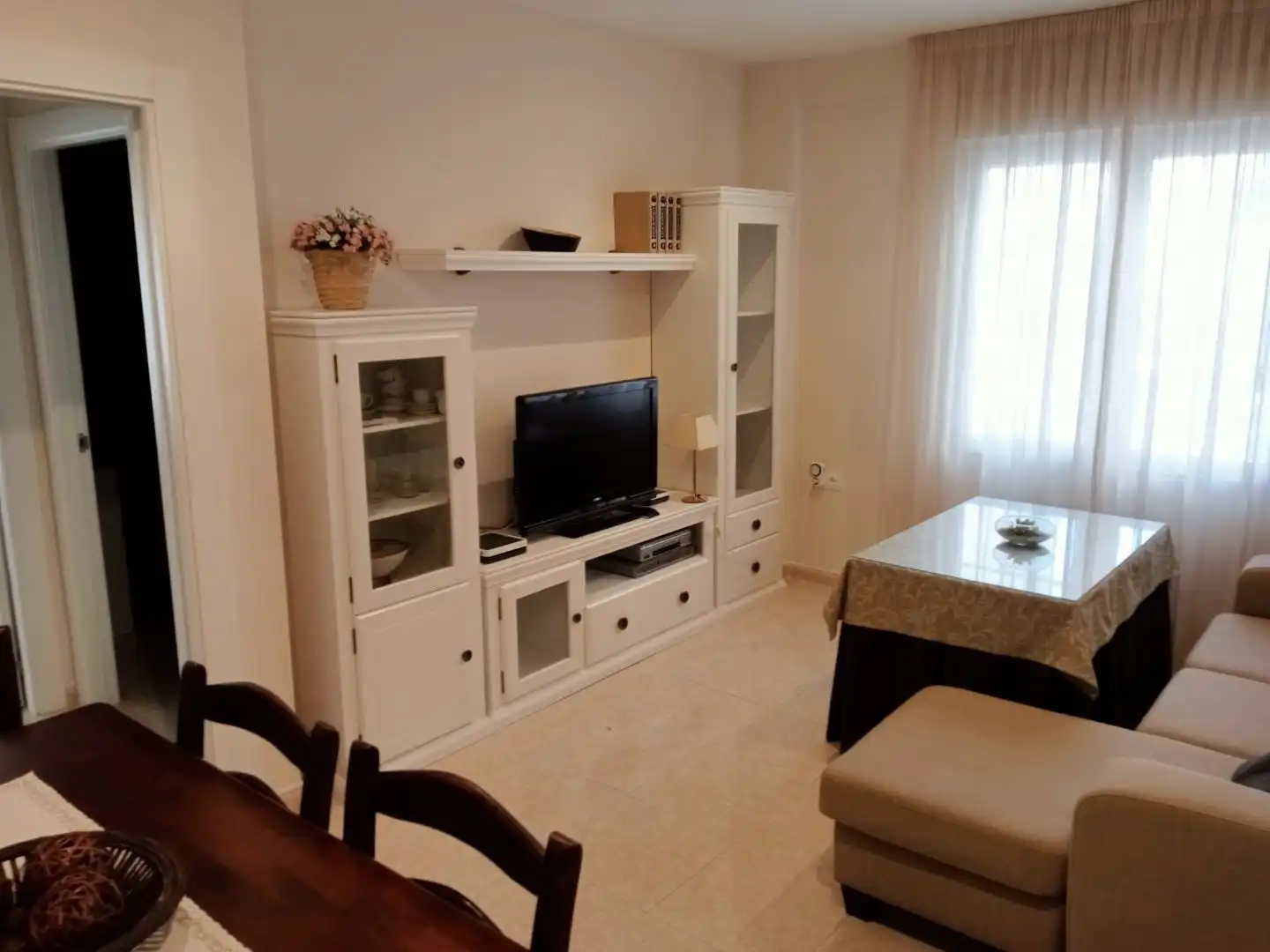 Living room of Flat for rent in Granada  with Air Conditioner, Heating and Furnished