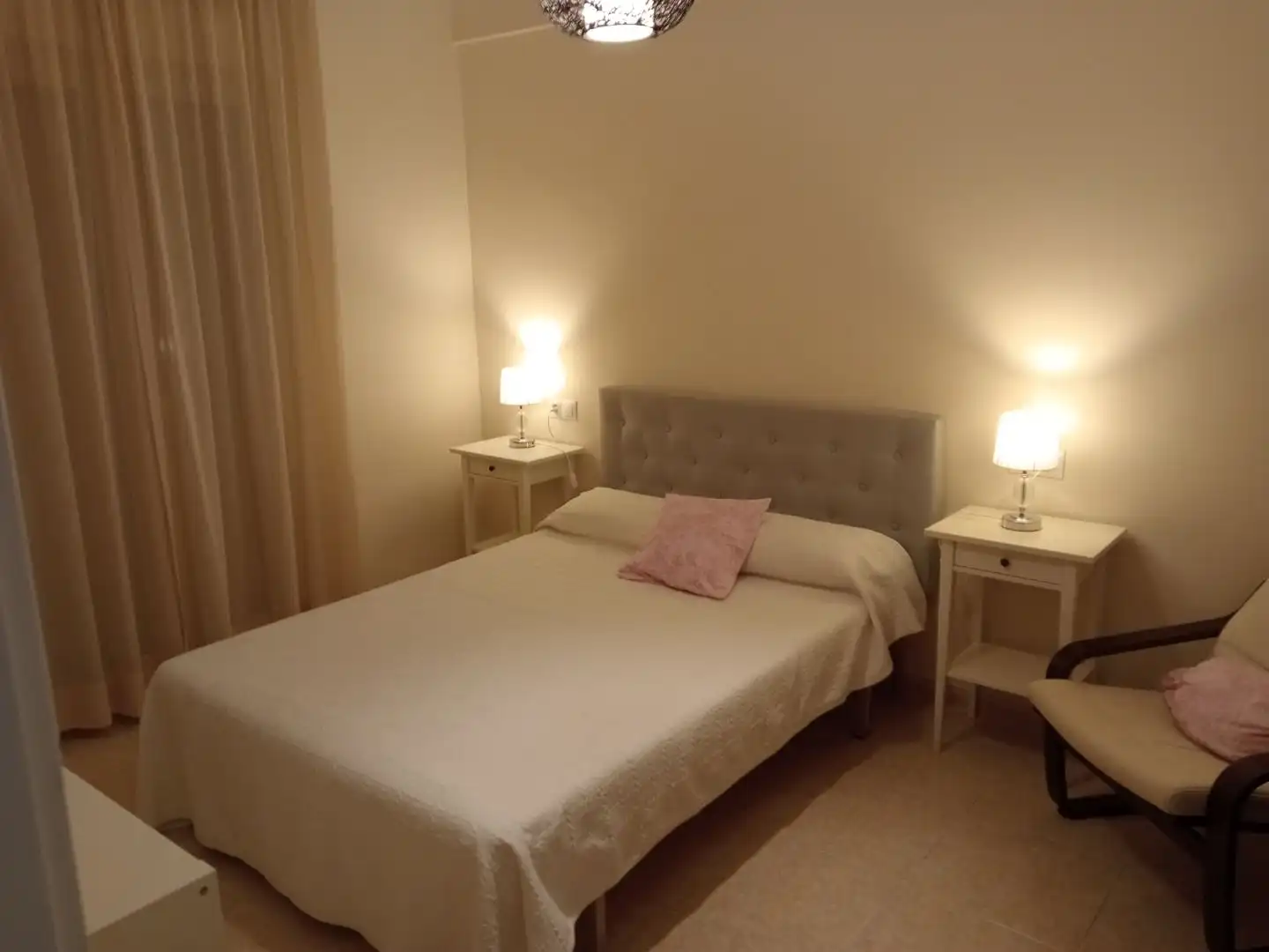 Bedroom of Flat for rent in Granada  with Air Conditioner, Heating and Furnished
