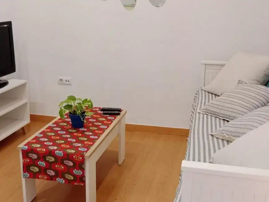 Flat for rent in Plaza San Marcos, 1, Feria Living room of Flat for rent in Sevilla with Air Conditioner and Furnished