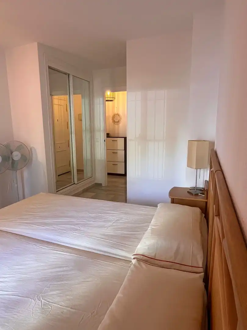 Piso de alquiler en Avenida de Francia, 2, Mijas Golf Habitación de Piso de alquiler en Mijas con Aire acondicionado, Calefacción y Jardín privado