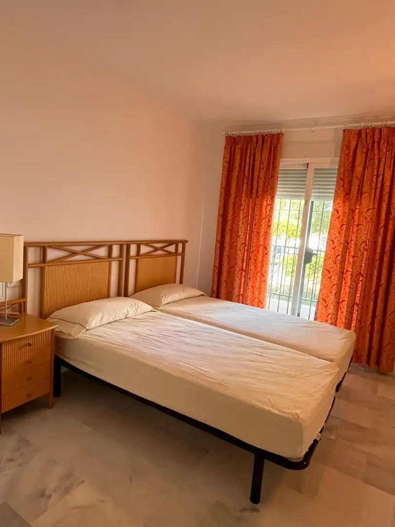 Piso de alquiler en Avenida de Francia, 2, Mijas Golf Habitación de Piso de alquiler en Mijas con Aire acondicionado, Calefacción y Jardín privado