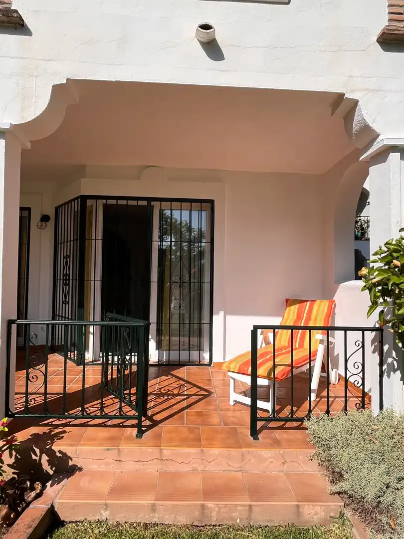Piso de alquiler en Avenida de Francia, 2, Mijas Golf Terraza de Piso de alquiler en Mijas con Aire acondicionado, Calefacción y Jardín privado