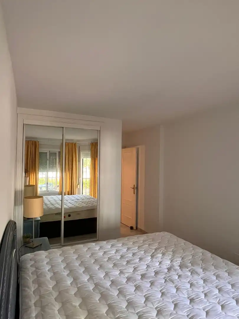 Piso de alquiler en Avenida de Francia, 2, Mijas Golf Habitación de Piso de alquiler en Mijas con Aire acondicionado, Calefacción y Jardín privado