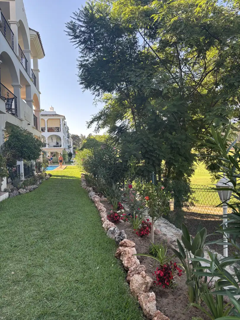 Piso de alquiler en Avenida de Francia, 2, Mijas Golf Jardín de Piso de alquiler en Mijas con Aire acondicionado, Calefacción y Jardín privado