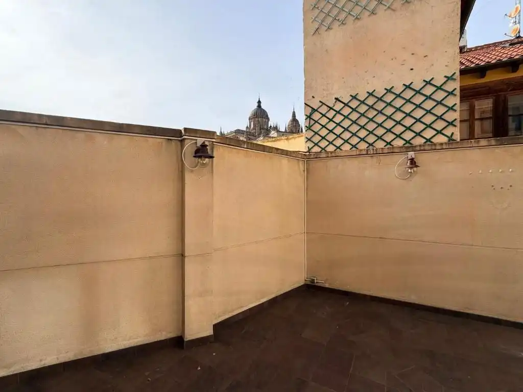 Piso en venta en Plaza de Colón, 19, Barrio del Centro Terraza de Piso en venta en Salamanca Capital con Aire acondicionado, Terraza y Balcón