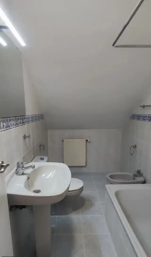 Flat for sale in Calle Monte Naranco, 9, Lugones Bathroom of Flat for sale in Siero with Terrace