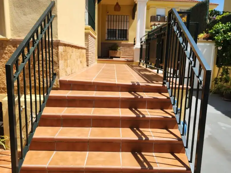 Casa o xalet en venda a Calle Miguel de los Reyes, 4, Pinos de Alhaurín Casa o xalet en venda en Alhaurín de la Torre amb Aire condicionat, Calefacció i Jardí privat
