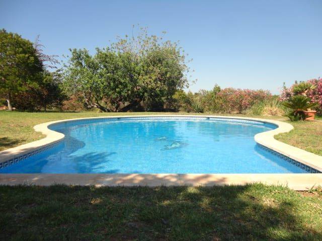 Casa-chalet en Venta en Es Garrovers
