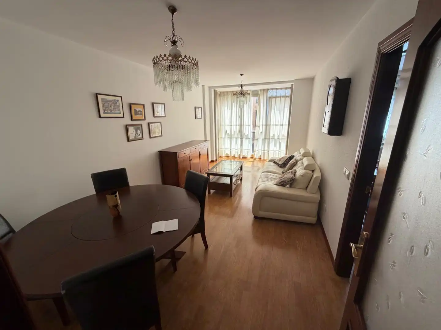Piso de alquiler en Calle Víctor García de la Concha, 5, Villaviciosa - Amandi Sala de estar de Piso de alquiler en Villaviciosa con Calefacción, Parquet y Amueblado