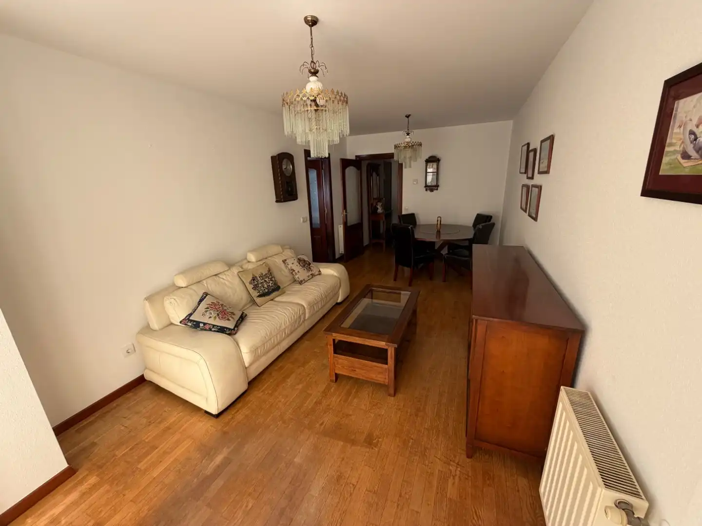 Piso de alquiler en Calle Víctor García de la Concha, 5, Villaviciosa - Amandi Sala de estar de Piso de alquiler en Villaviciosa con Calefacción, Parquet y Amueblado