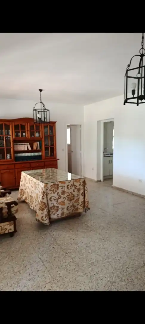 Casa o xalet en venda a 3ª Avenida, Dehesilla de Calamón - Campomanes Cuina de Casa o xalet en venda en Badajoz amb Aire condicionat, Jardí privat i Terrassa