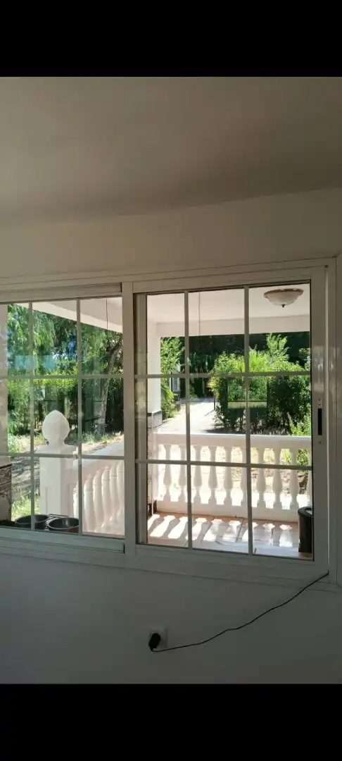 Casa o xalet en venda a 3ª Avenida, Dehesilla de Calamón - Campomanes Terrassa de Casa o xalet en venda en Badajoz amb Aire condicionat, Jardí privat i Terrassa