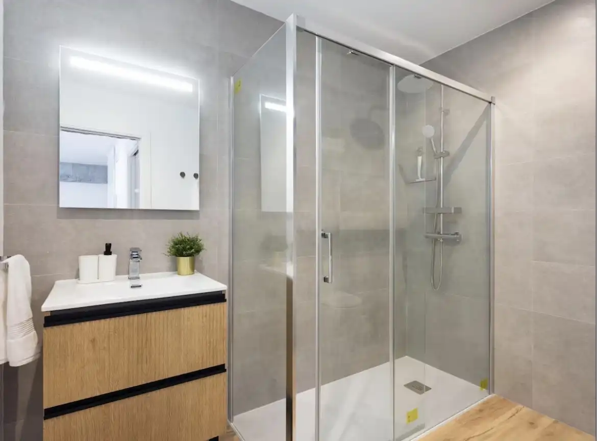 Wohnung zum Verkauf in Calle de la Rosa, 69, Toscal Badezimmer von Wohnung zum Verkauf in Santa Cruz de Tenerife Capital mit Klimaanlage