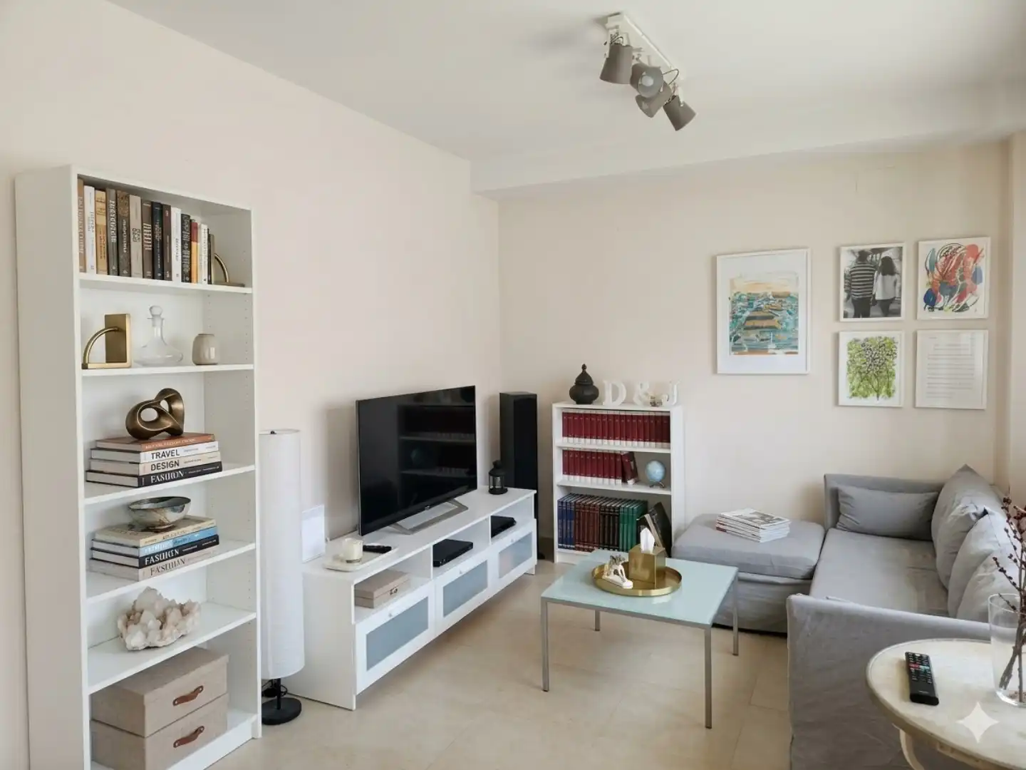 Detached homes for sale in Calle Torralba de Calatrava, 8, Larache Living room of Detached homes for sale in Ciudad Real with Air Conditioner, Heating and Private garden