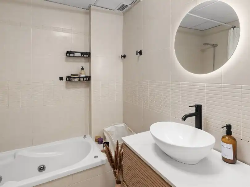 Bathroom of Attic for sale in Benalmádena  with Air Conditioner, Terrace and Swimming Pool
